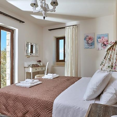 Orelia Cretan Villas & Deluxe Apartments カミラリ エクステリア 写真